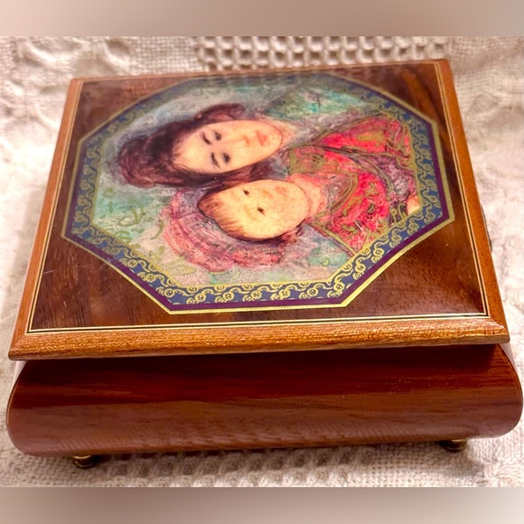 Vtg Edna Hibel Jewelry Music Box Mother&Child Art On Reuge🤚🏽made Italy Signed - Picture 4 of 15